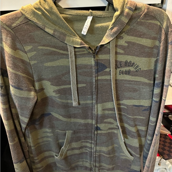 title boxing club Tops - Title boxing club green camo zip up